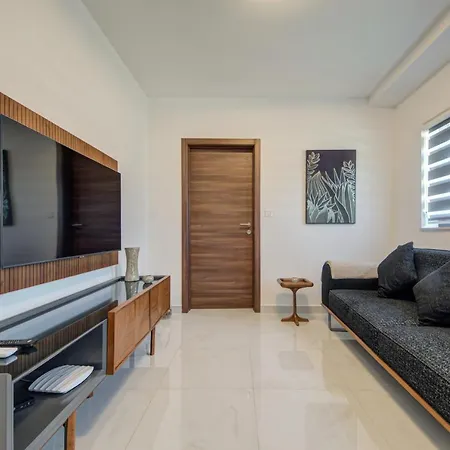 Central Apartments *