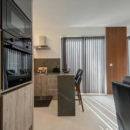 דירה Central Apartments סיינט פול ביי