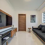Central Apartments *