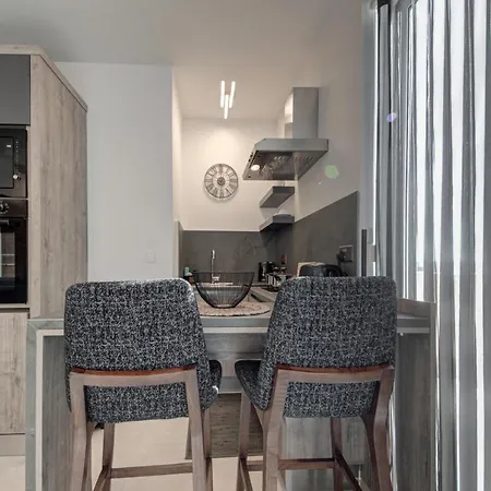 Central Apartments Apartman *