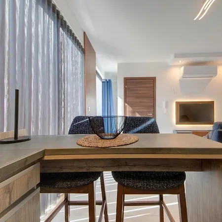 Central Apartments Apartman *