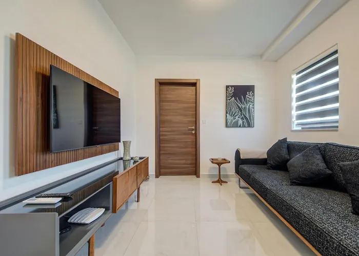 Central Apartments *